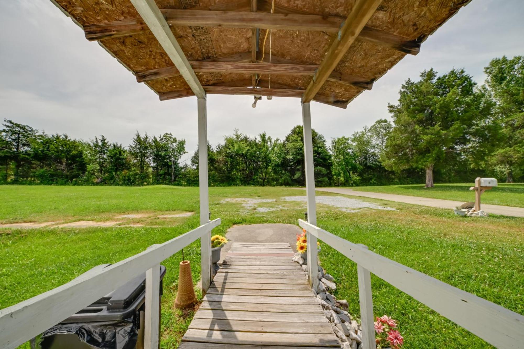 Serene Mcewen Cottage About 2 Mi To Golf Course! 외부 사진