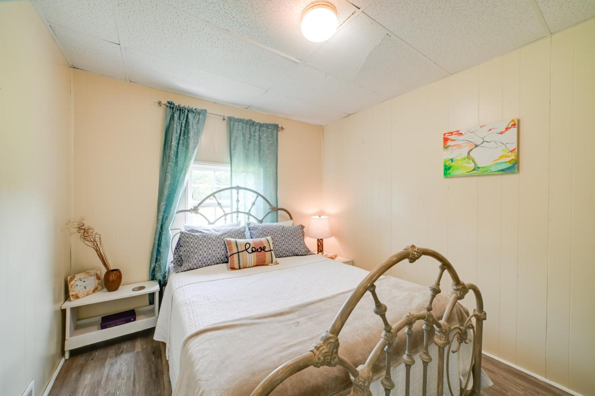 Serene Mcewen Cottage About 2 Mi To Golf Course! 외부 사진