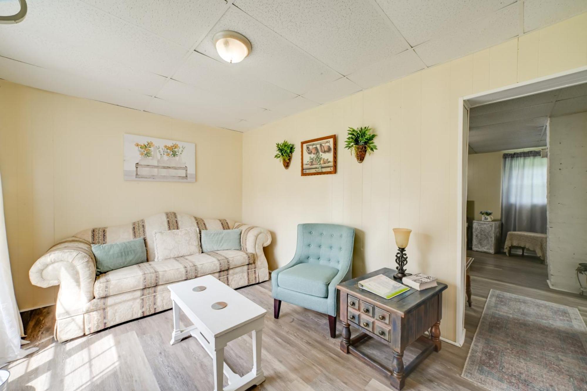 Serene Mcewen Cottage About 2 Mi To Golf Course! 외부 사진