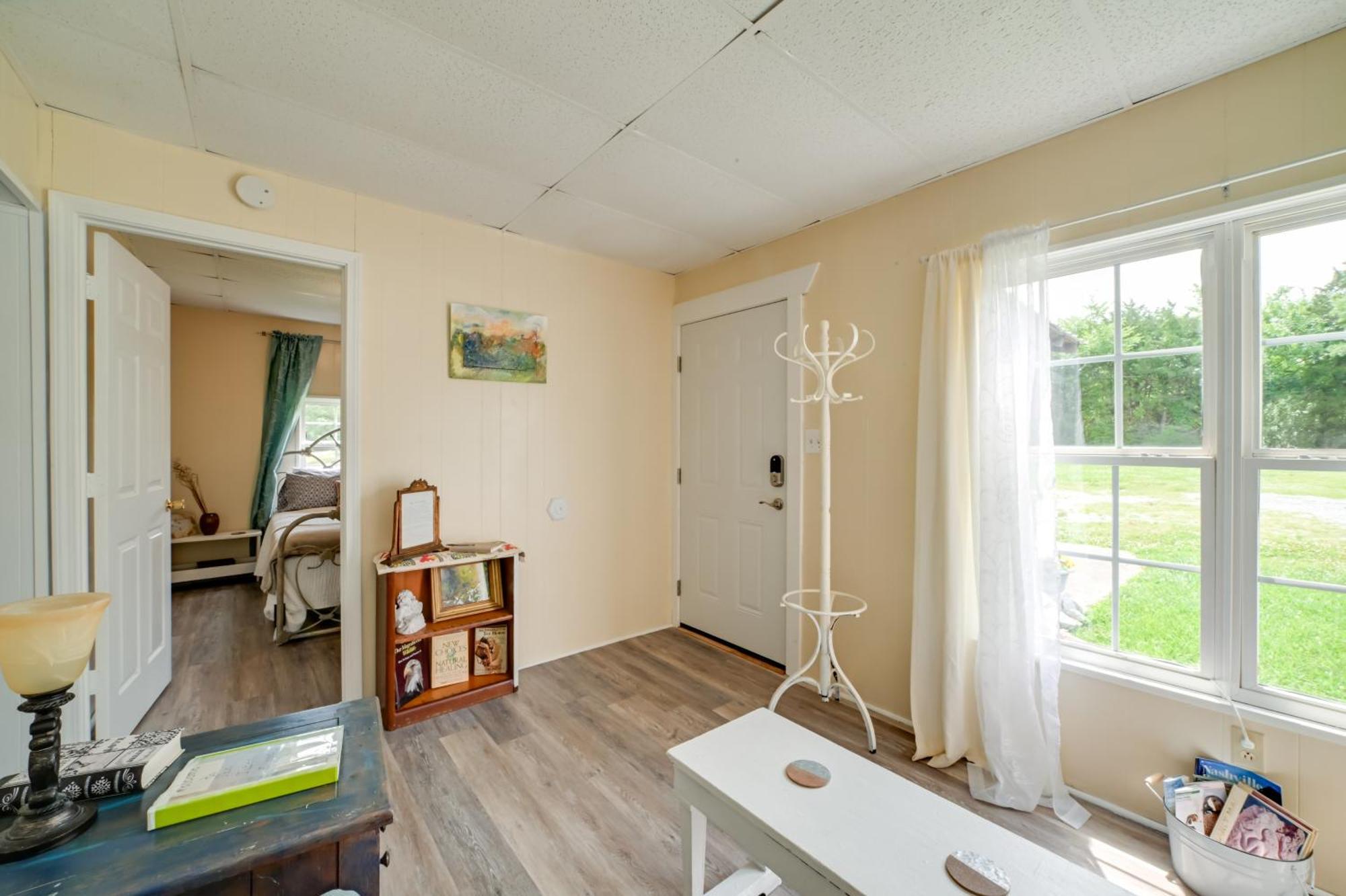 Serene Mcewen Cottage About 2 Mi To Golf Course! 외부 사진