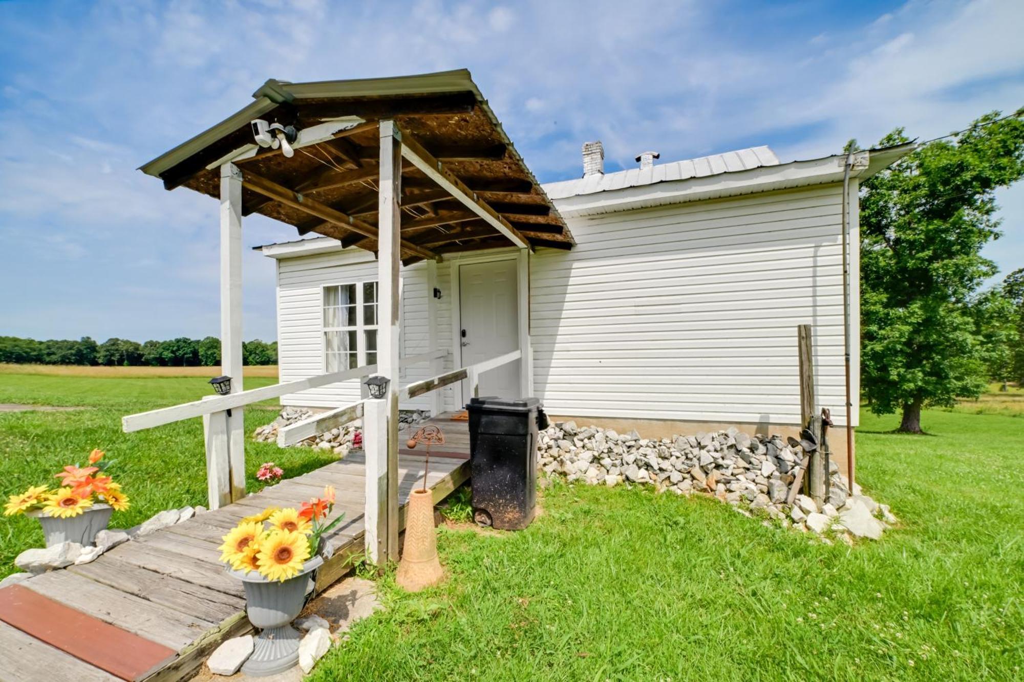 Serene Mcewen Cottage About 2 Mi To Golf Course! 외부 사진